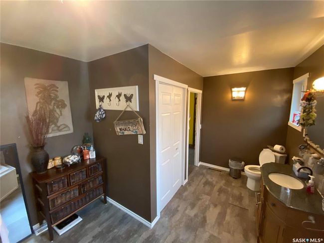 213 Ancona St, House other with 3 bedrooms, 2 bathrooms and 8 parking in Esterhazy SK | Image 22
