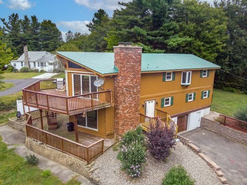 54 New State Rd, Montgomery, MA, 01085-9534 | Card Image