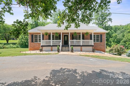 1133 Finger Bridge Rd, Hickory, NC, 28602-7122 | Card Image