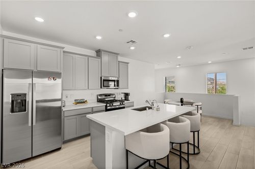 2156-600 N Carriage Hill Dr, Las Vegas, NV, 89138-4663 | Card Image