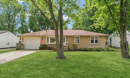 1034 Roselawn Dr, Paxton, IL, 60957-1833 | Card Image