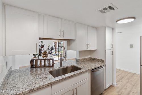 2033-3033 E Devonshire Avenue, Phoenix, AZ, 85016 | Card Image