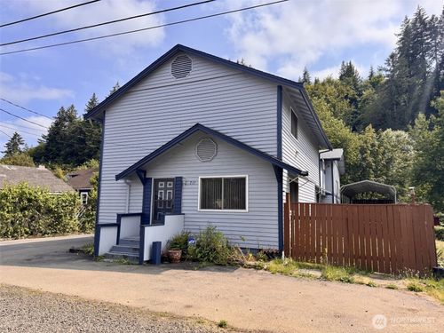 215 S 11th St, Shelton, WA, 98584-3838 | Card Image