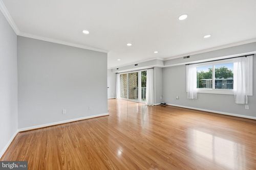 1211-2901 Charing Cross Road, FALLS CHURCH, VA, 22042 | Card Image