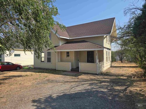 220 8th Ave S, Buhl, ID, 83316-1323 | Card Image