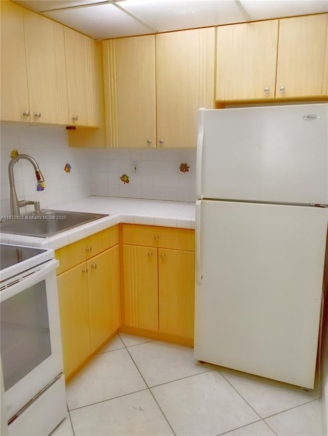 APT-22 - 8605 Sw 68 Th Ct, Condo with 1 bedrooms, 1 bathrooms and null parking in Pinecrest FL | Image 9
