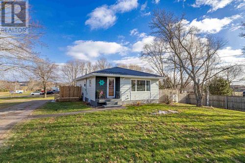 68 Meadowbank Rd, Cornwall, PE, C0A1H0 | Card Image