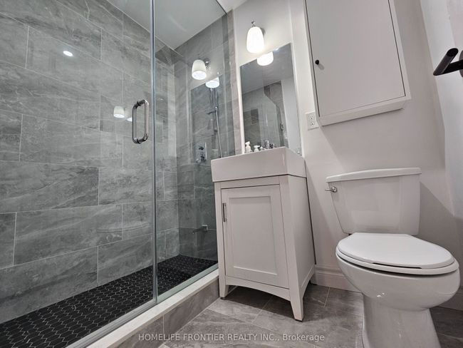 201 - 2685 Eglinton Ave W, Home with 2 bedrooms, 1 bathrooms and 1 parking in York ON | Image 9