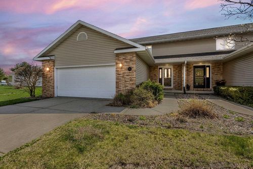 1014 S Perry Parkway, Oregon, WI, 53575 | Card Image