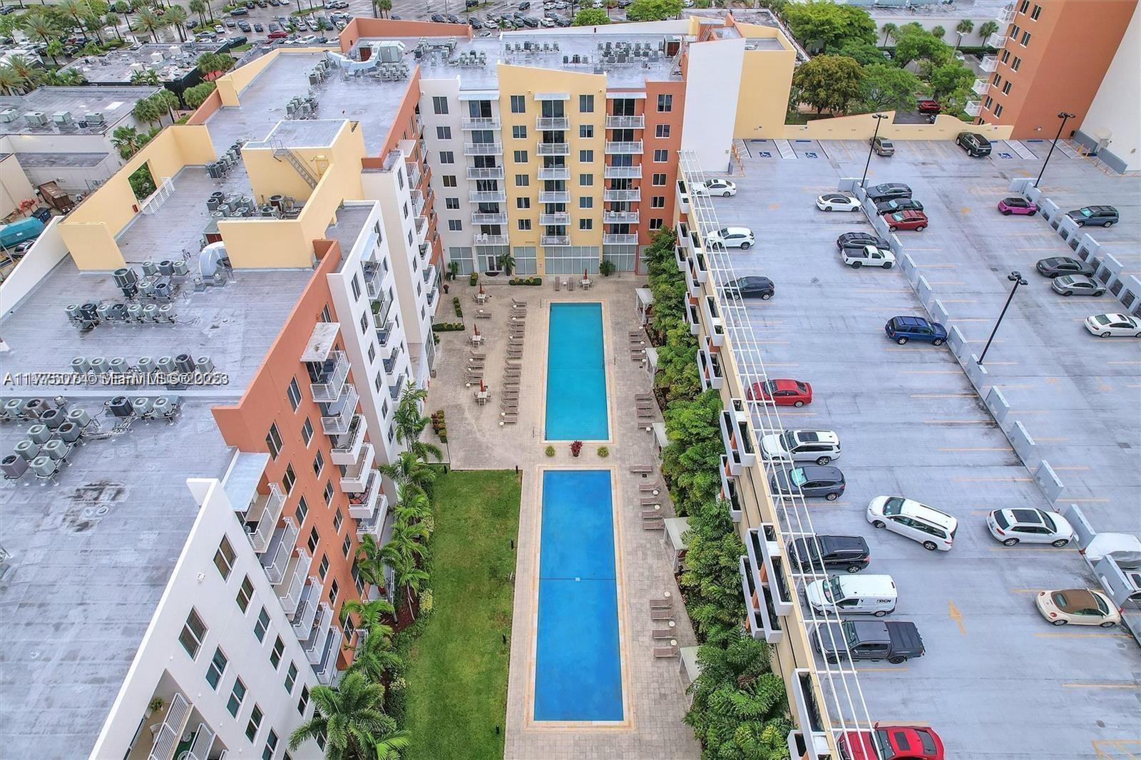 Residential in Aventura 4