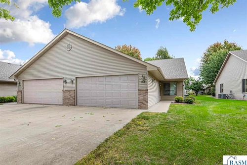 153 S Elm St, Belle Plaine, MN, 56011-2105 | Card Image