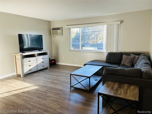 e-45-1637 S Riverside Ave, Saint Clair, MI, 48079-5164 | Card Image