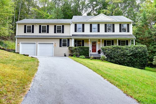 884 Moss Farms Rd, Cheshire, CT, 06410-3820 | Card Image