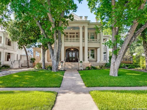 125 W Agarita Ave, San Antonio, TX, 78212-2926 | Card Image