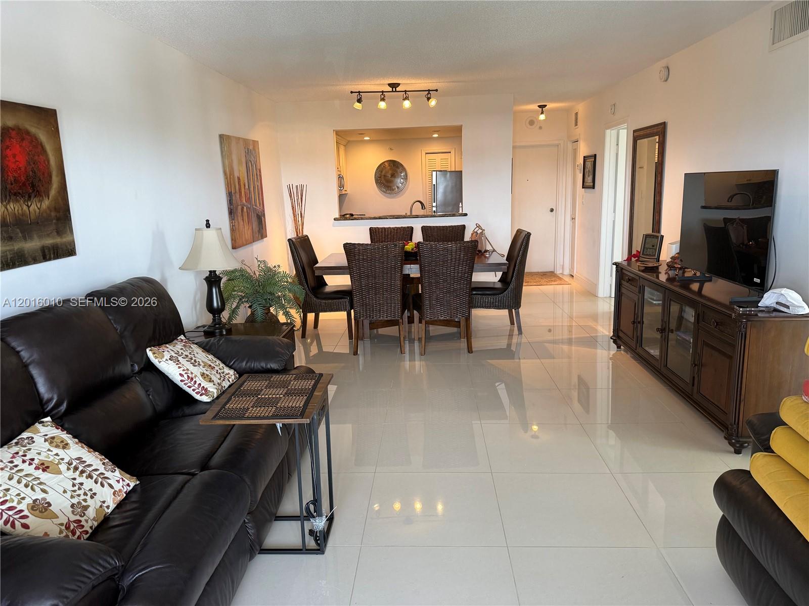 Residential Lease in Lauderdale By The Sea 4