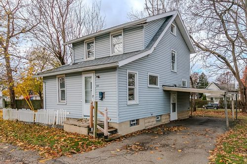 1325 Maddrell Ct Ne, Canton, OH, 44705-1517 | Card Image