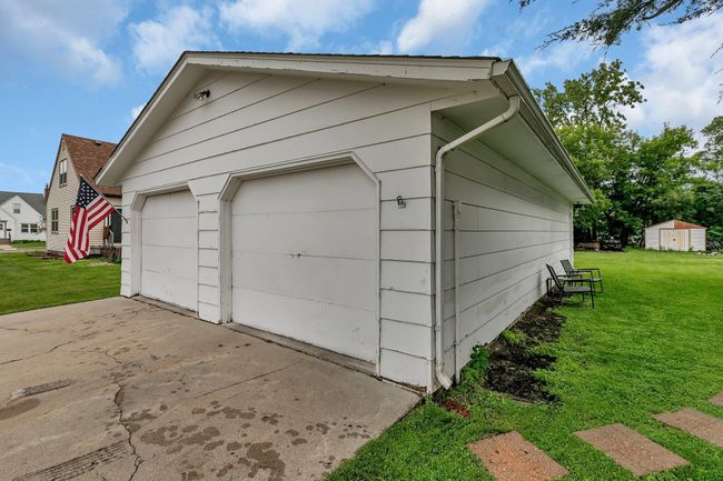 4 Stall Garage | Image 17