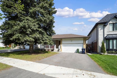 22 Hamptonbrook Dr, Etobicoke, ON, M9P1A1 | Card Image
