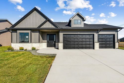 1640 E Appleton St, Valley Center, KS, 67147 | Card Image