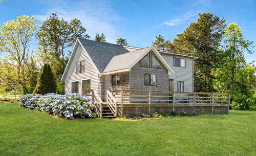 90 Schoolhouse Rd, Edgartown, MA, 02539-7815 | Card Image