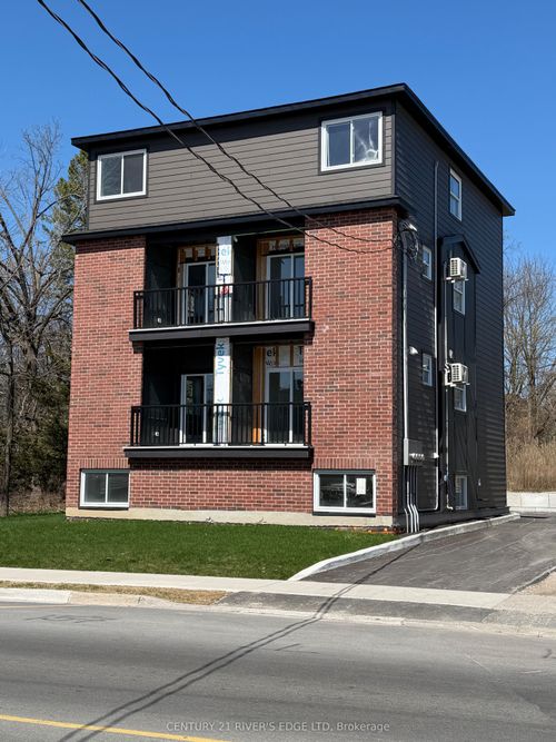 131 Gore St E, Perth, ON, K7H1J6 | Card Image