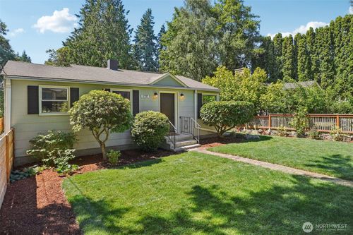 c-11737 38th Ave Ne, Seattle, WA, 98125-5707 | Card Image