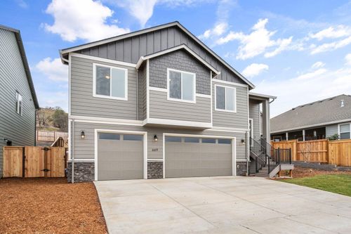 20-669 Old Waverly Way, Eagle Point, OR, 97524 | Card Image