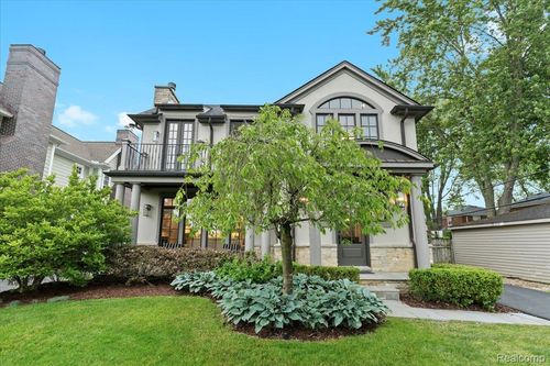 1897 Norfolk St, Birmingham, MI, 48009-3028 | Card Image