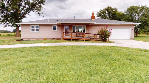 15665 Quail Rd, Nevada, MO, 64772-8966 | Card Image