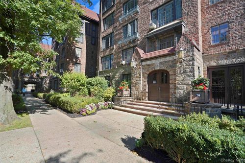 ste-1g-20 Continental Ave, Forest Hills, NY, 11375-5222 | Card Image