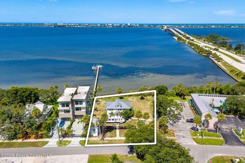 1811 Riverview Dr, MELBOURNE, FL, 32901-4711 | Card Image