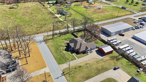 1705 Billie Acres Pl, Lowell, AR, 72745-8642 | Card Image