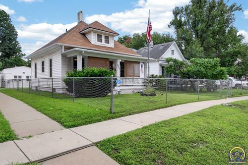 530 Ne Wilson Ave, Topeka, KS, 66616 | Card Image