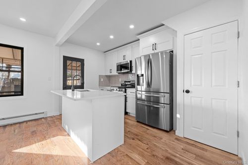 114-22 201st St, Saint Albans, NY, 11412-2811 | Card Image