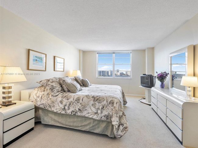 APT-1414 - 250 174 Th St, Condo with 1 bedrooms, 2 bathrooms and null parking in Sunny Isles Beach FL | Image 18