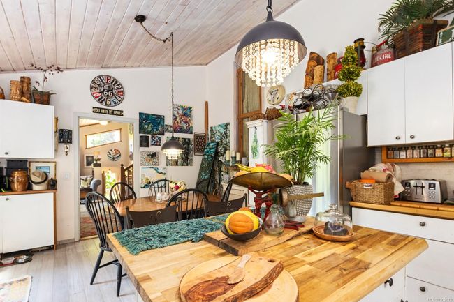 2470 North End Rd, House other with 3 bedrooms, 5 bathrooms and 8 parking in Salt Spring BC | Image 11