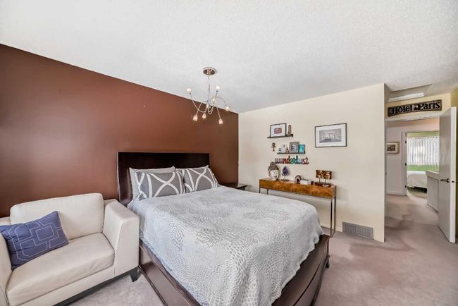 23 - 10457 19 Street Sw, Home with 3 bedrooms, 2 bathrooms and 2 parking in Calgary AB | Image 21