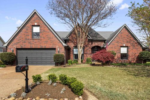 9668 Leeward Slopes Dr, Lakeland, TN, 38002-8293 | Card Image