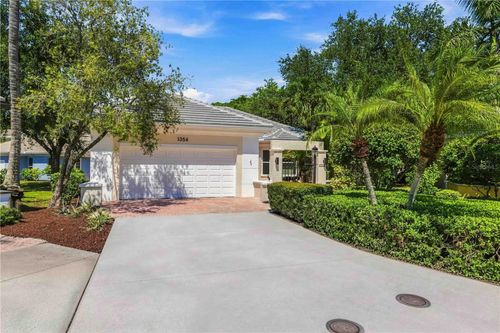 1354 Tearose Pl, SARASOTA, FL, 34239-2299 | Card Image