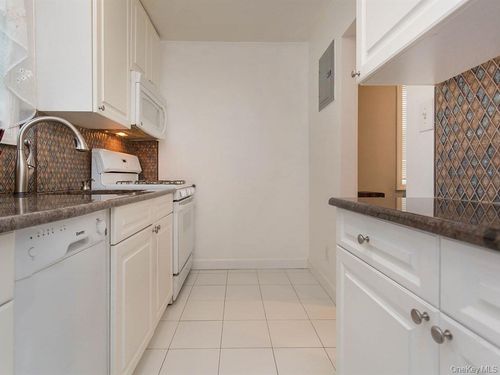 fl-1st-67-51 223rd Pl, Oakland Gardens, NY, 11364-2639 | Card Image