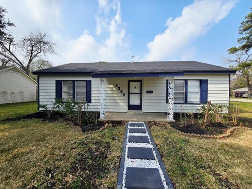 1300 Brazos St, Rosenberg, TX, 77471-3347 | Card Image