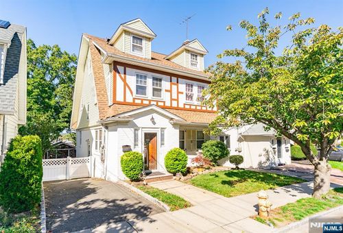 111 Belmohr St, Belleville, NJ, 07109-2201 | Card Image