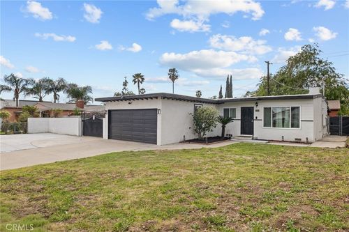 9952 Catawba Ave, Fontana, CA, 92335-6452 | Card Image