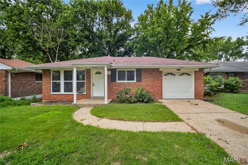 8825 Cherrywood Ln, Saint Louis, MO, 63136-3901 | Card Image
