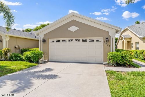 m677-8471 Ibis Cove Cir, NAPLES, FL, 34119-7744 | Card Image
