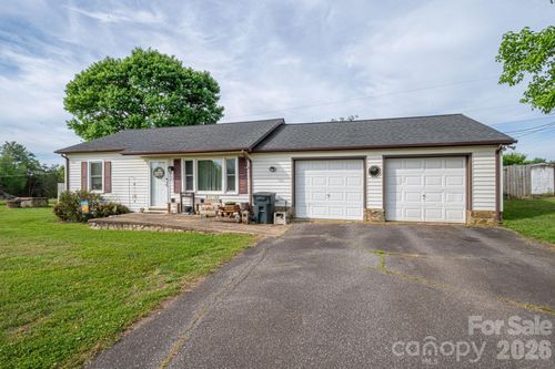 104 White St, Casar, NC, 28020-9605 | Card Image