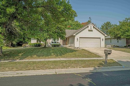 5602 Chestnut Lane, McFarland, WI, 53558 | Card Image