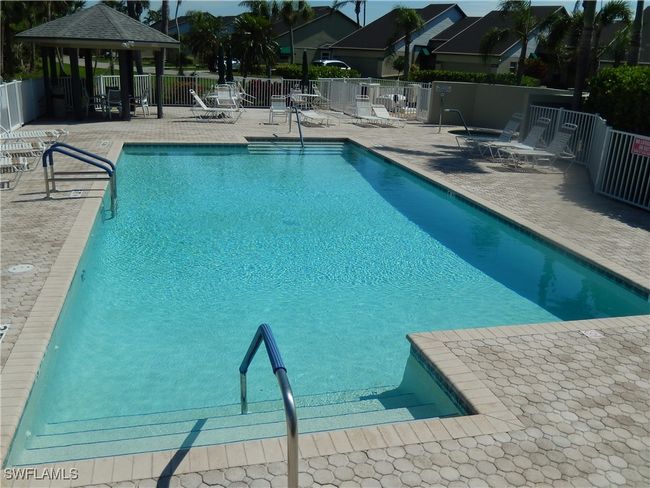902 Mcgregor Park Cir, House attached with 2 bedrooms, 2 bathrooms and null parking in FORT MYERS FL | Image 36