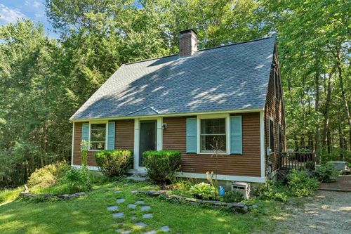 100 Beaver Rd, Strafford, NH, 03884-6608 | Card Image