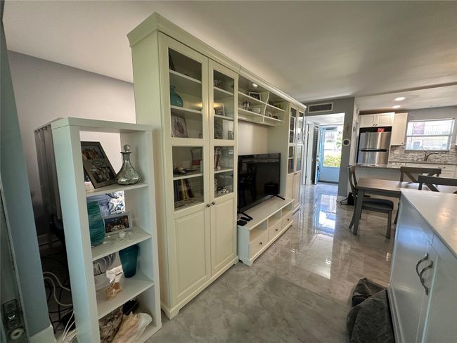 Wall unit for 2nd bed area | Image 15